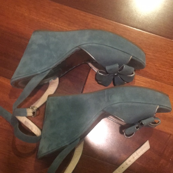 Marc Jacobs blue suede wedge sandals - Picture 8 of 8